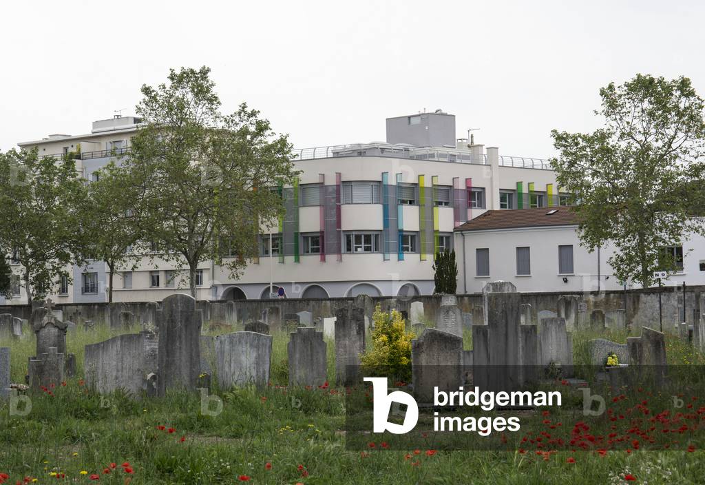Cemetery of the Guillotiere, Lyon, 2016 (photograph)