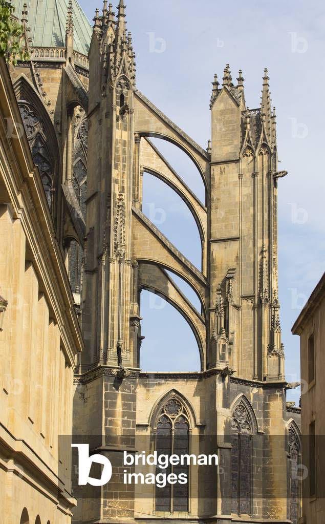 Exterior detail. St Stephen's Cathedral in Metz, 12th-15th Century (photo)