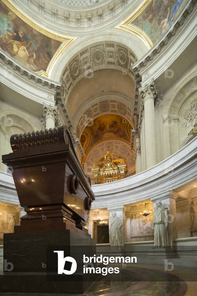 Napoleon's tomb, under the dome of the Invalides, Paris. (photo)