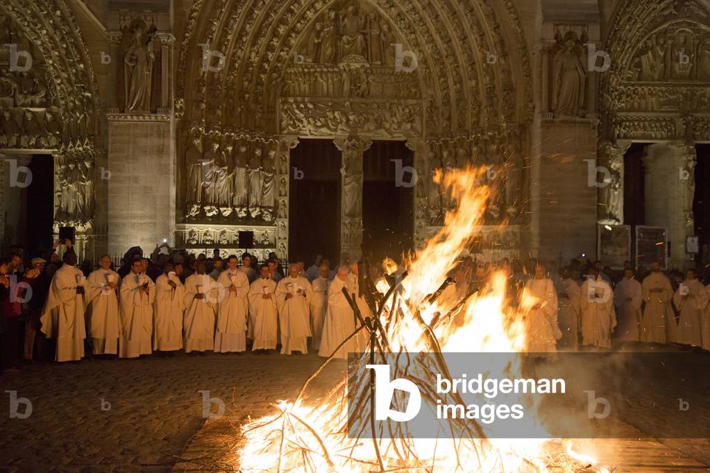 Veillee Pascale, Notre Dame de Paris, 2015 (photography)
