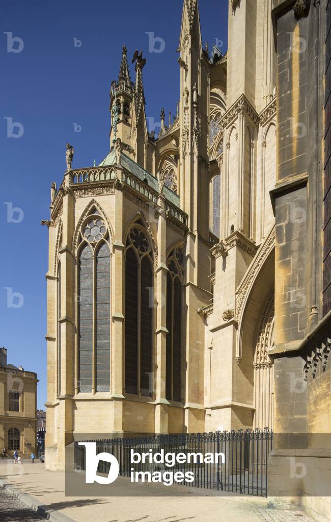portal the Butte and apse of Our Lady the Ronde. St Stephen's Cathedral in Metz, 12th-15th Century (photo)