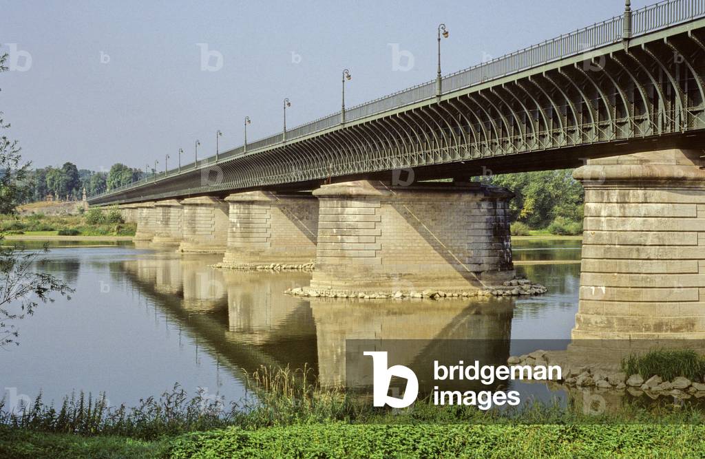 Le Pont Canal de Briare, Loiret, Centre. Photography 2000
