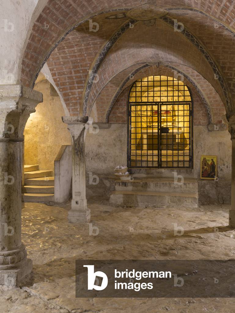 The crypt. Basilica of Saint Madeleine, Vezelay, 1120-1150 (photography)
