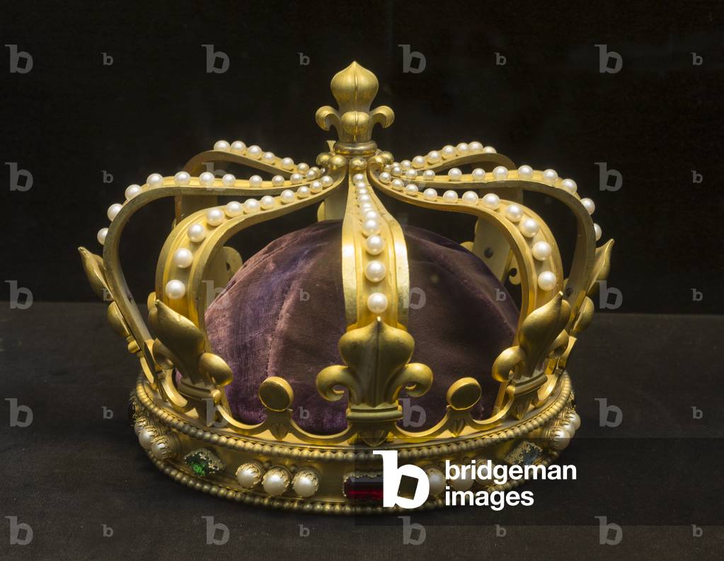 Crown of the Queen, 821-1824 (gilded bronze and dummy cameo)