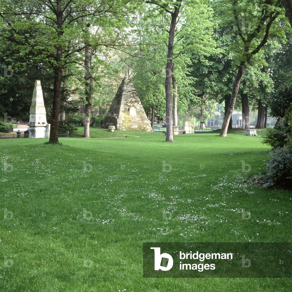 Parc Monceau, Paris 8th arrondissement. With the Parc Monceau lies the theory of the garden of illusion put into practice by Louis Carrogis, dit Carmontelle (1717-1806). Everything had to be done to surprise the walker: factories, ancient ruins, minaret or river. Redesigned by Adolphe Alphand (1817-1891) assisted by architect Gabriel Davioud (1824-1881), today there are only a few factories in Carmontelle.