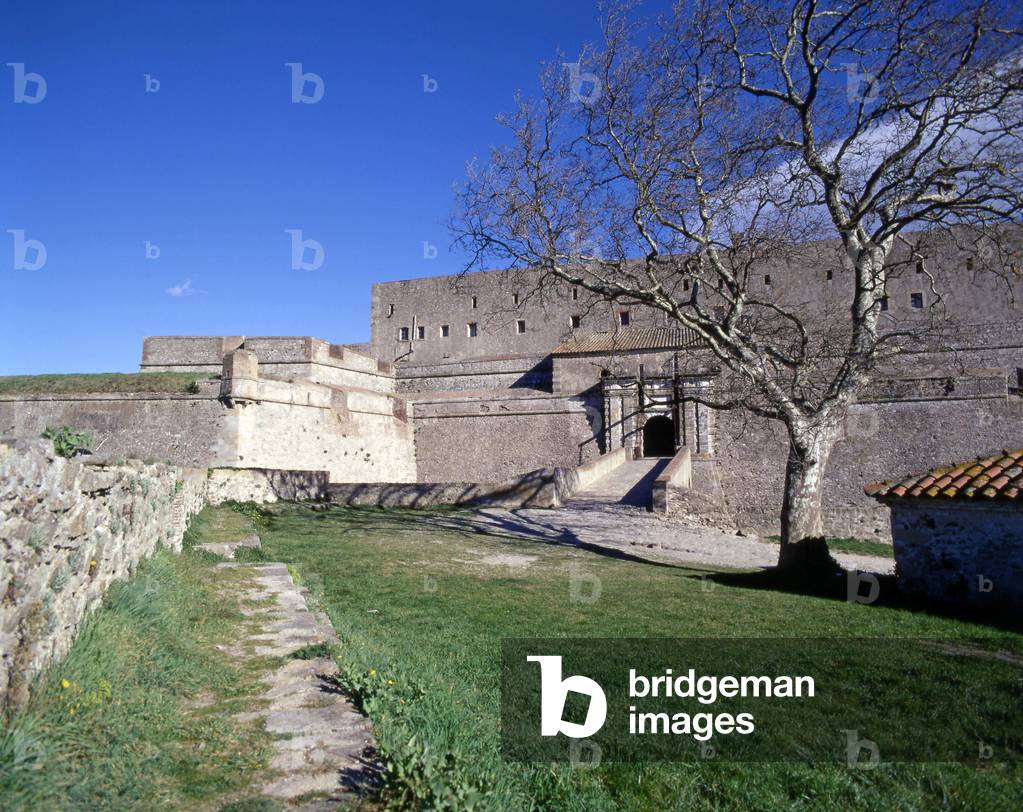The entrance to the Fort de Bellegarde in Perthus (Languedoc Roussillon). Architect Sebastien Le Prestre de Vauban (1633-1707), realisation 1778.