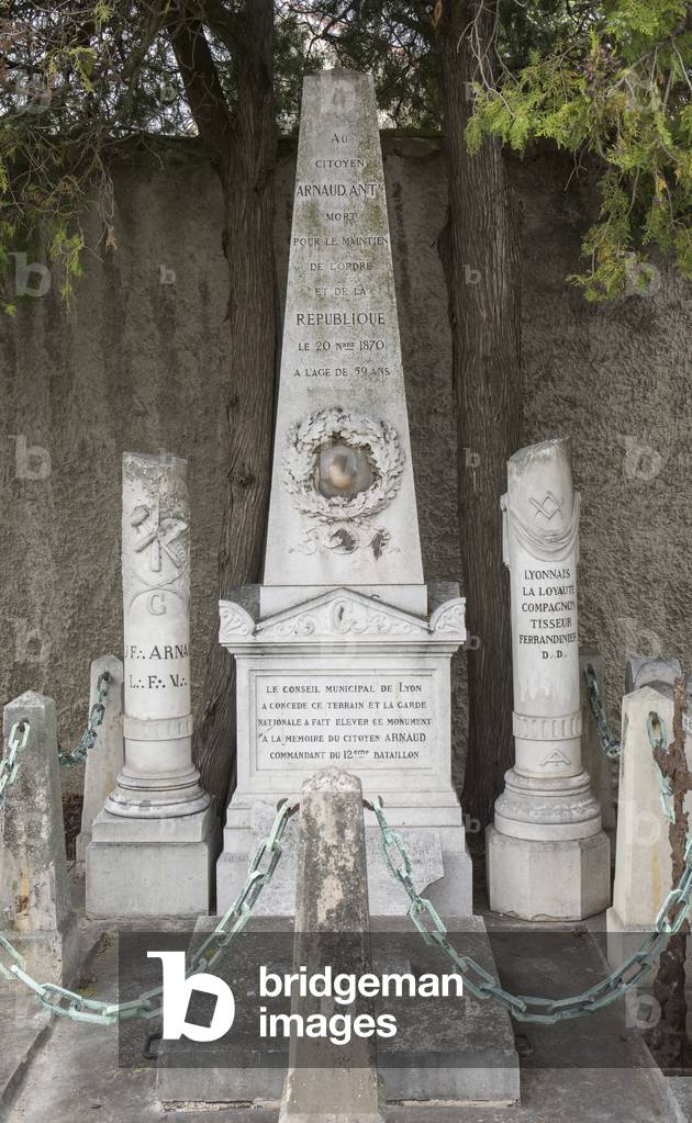 Cemetery of the Croix-Rousse, Lyon, 2016 (photograph)