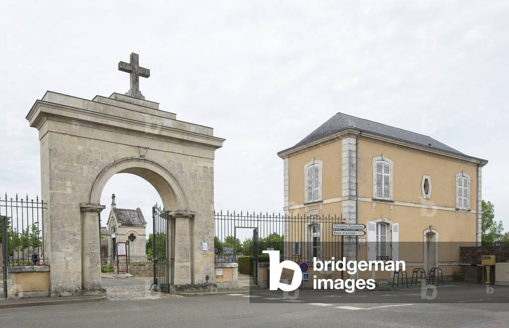 Le Mans Cemetery, 2016 (photograph)