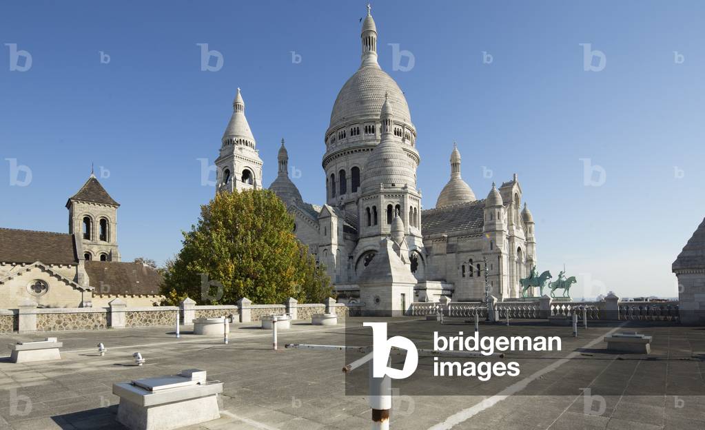 Basilica of the Sacre Coeur, from the roof of the Montmartre water tank, Paris, 2018 (photography)