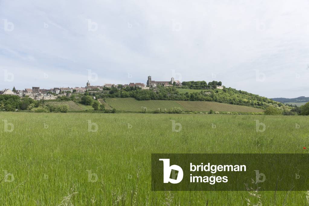 General view of Vezelay (photography)