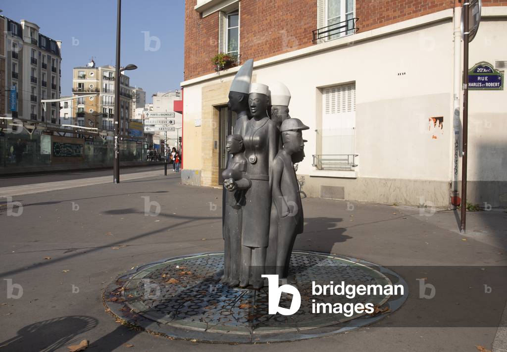 Fists of water, sculpture fountain by Pascale Marthine Tayou (2012), Paris, 2018 (photography)