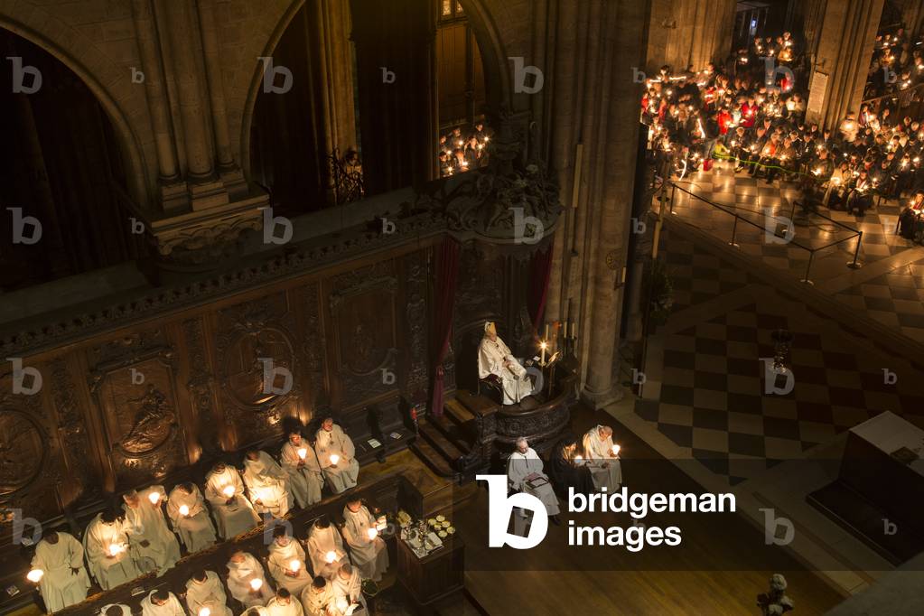 Veillee Pascale, Notre Dame de Paris, 2015 (photography)