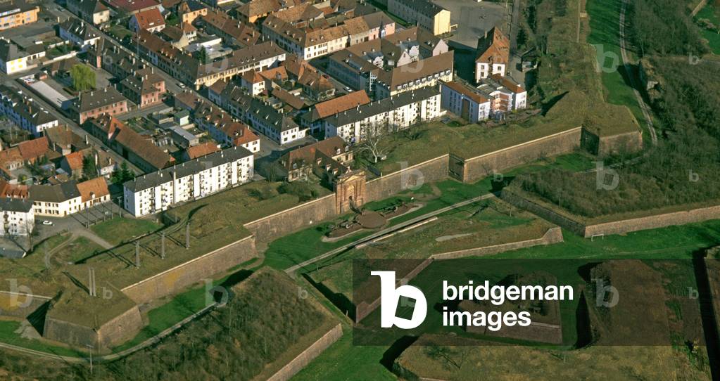Aerienne view of the fortress (1699) of Neuf Brisach (Haut Rhin, Alsace), built on the plans of Sebastien Le Prestre de Vauban (1633-1707).