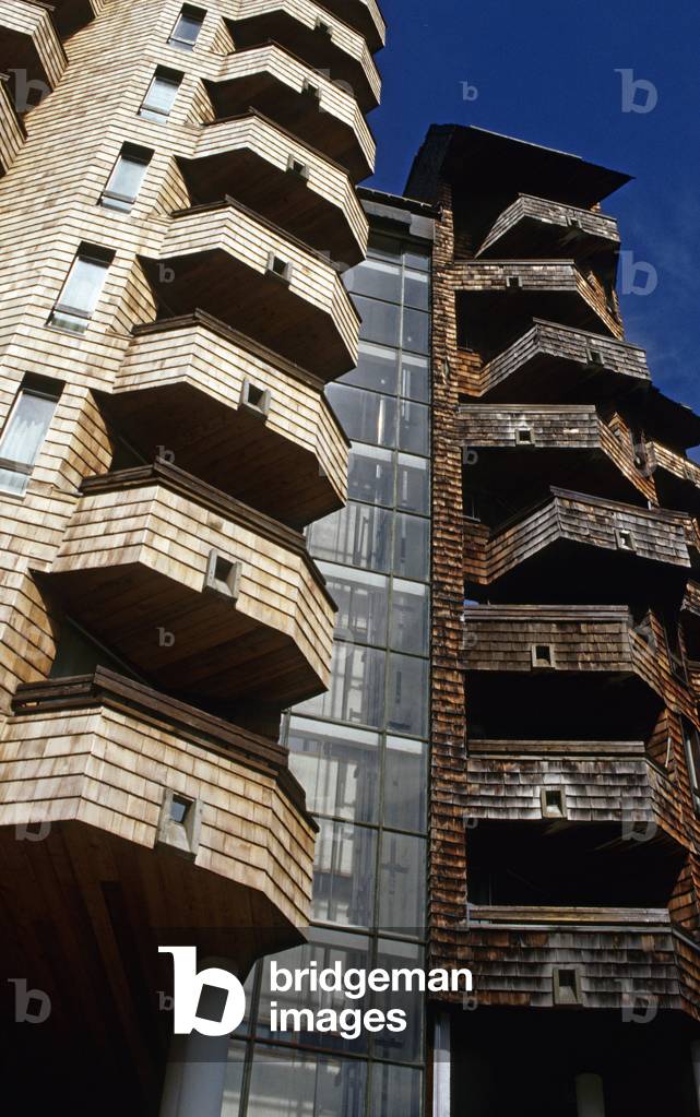 La Falaise a Avoriaz (Haute Savoie) Architects Jacques Labro and Jean Jacques Orzoni, 1985.