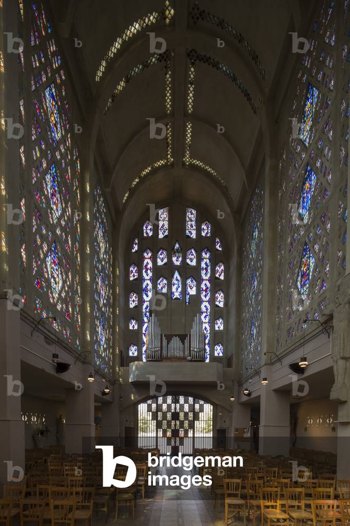 Sainte Therese of Elisabethville, Aubergenville, 1927-1928