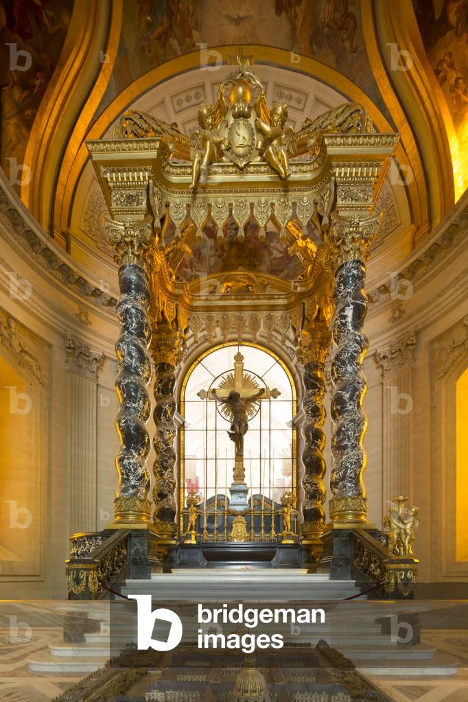 The altar of the dome of the Invalides (1670), Paris (photograph)