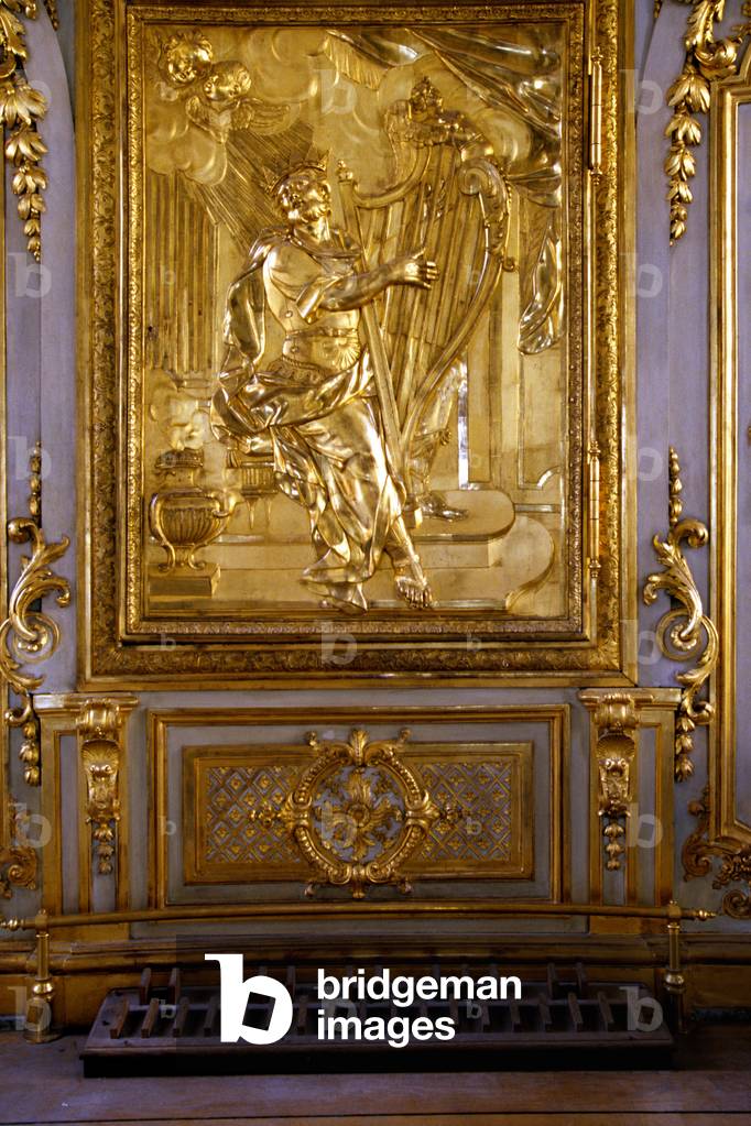 Bodywork of the organ of the royal chapel began by Jules Hardouin Mansart (1646-1708) in 1699 and completed in 1710 by Robert De Cotte (1656-1735).Chateau de Versailles (Les Yvelines). Principal architects: Louis Le Vau (1612-1670) and Jules Hardouin Mansart (1646-1708), 1660-1700.