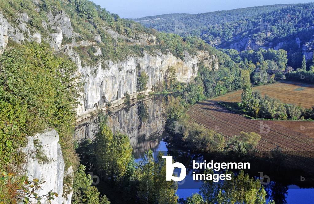 The Canal du Midi has Saint Cyrq Lapopie, Lot, Midi-Pyrenees region, (Midi Pyrenees), France. Hollow towpath in the cliff. Photograph 2004. At 60 years old, under Louis XIV, engineer Pierre Paul Riquet embarks on an extraordinary adventure, connecting the Garonne to the Mediterranean with the technical and topographical means of the 18th century. The Midi Canal will take 15 years of work to dig and feed a 240 km long artificial stream.