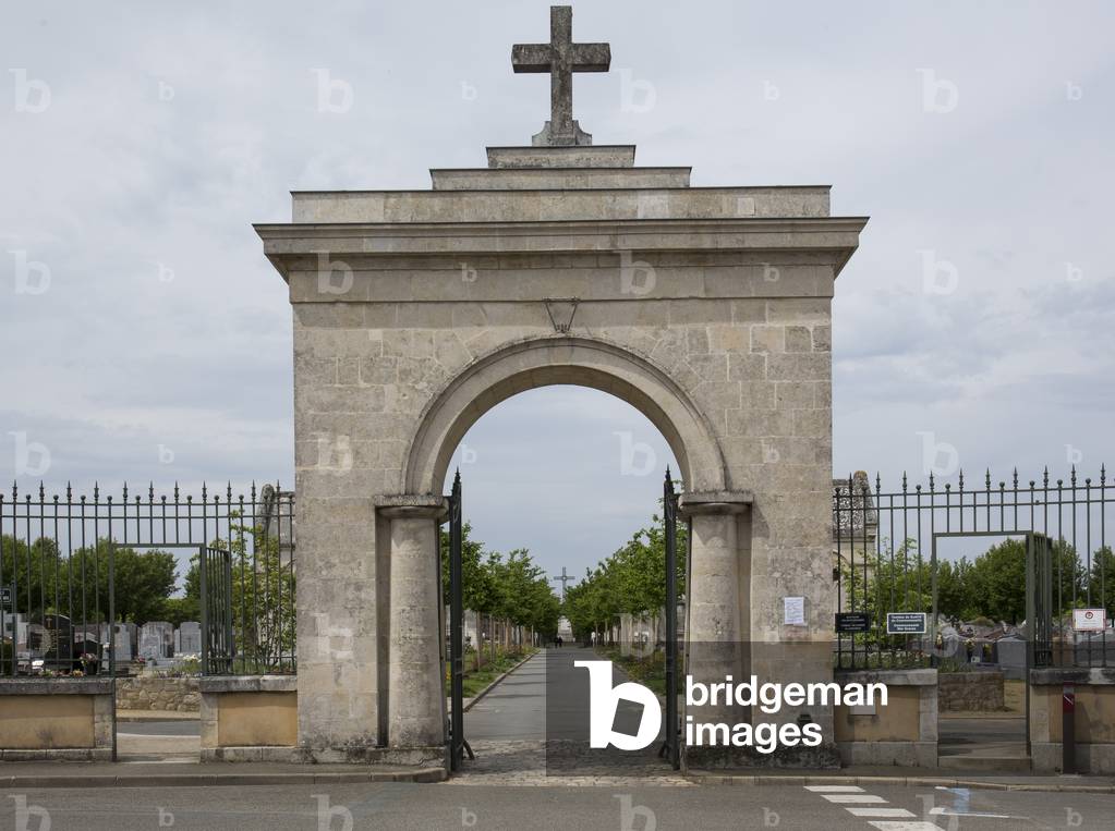Le Mans Cemetery, 2016 (photograph)