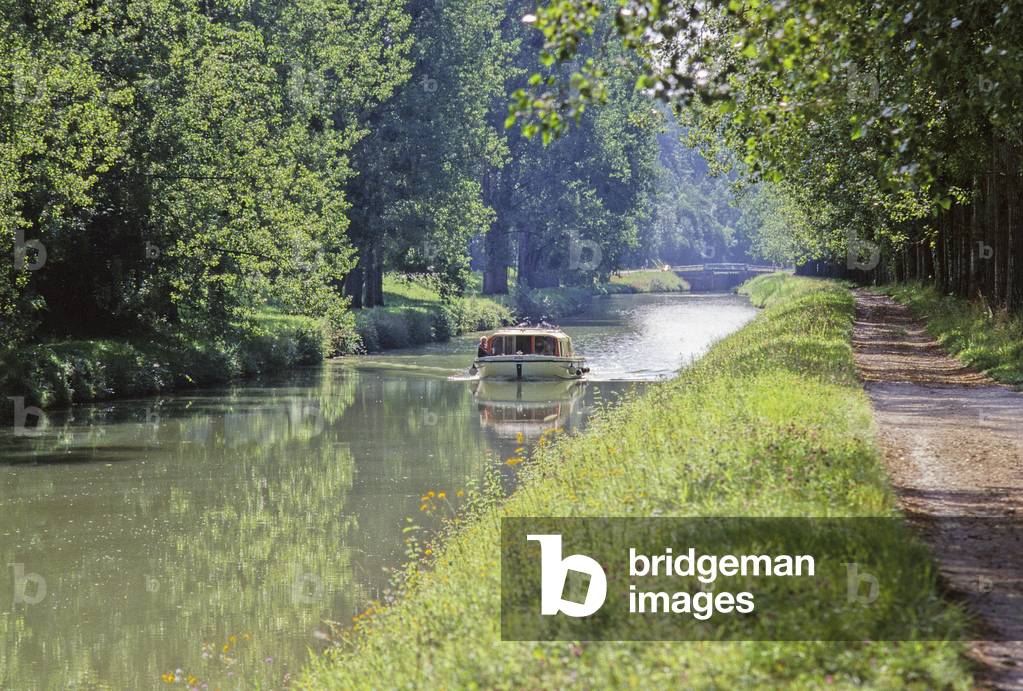 Le Canal de Bourgogne, France. Photography 2003