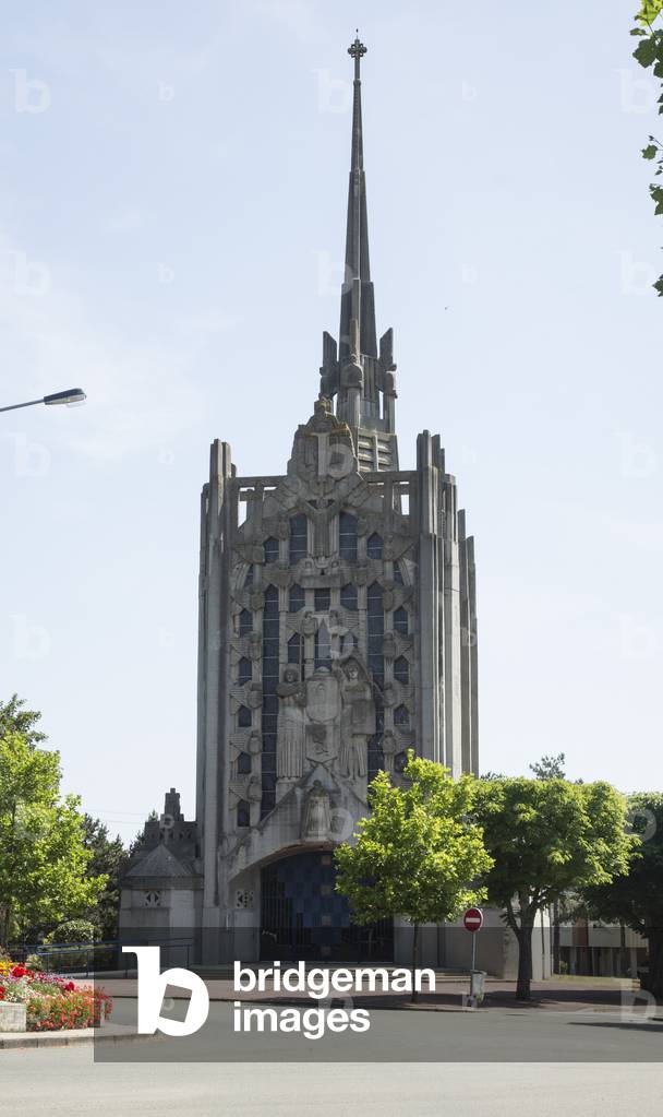 Sainte Therese of Elisabethville, Aubergenville, 1927-1928