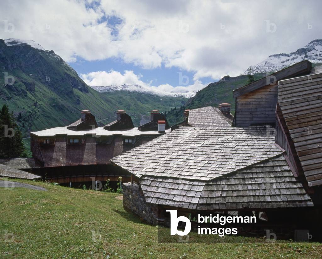 Les Hauts Forts a Avoriaz (Haute Savoie) Architects Jacques Labro and Jean Jacques Orzoni, 1967.
