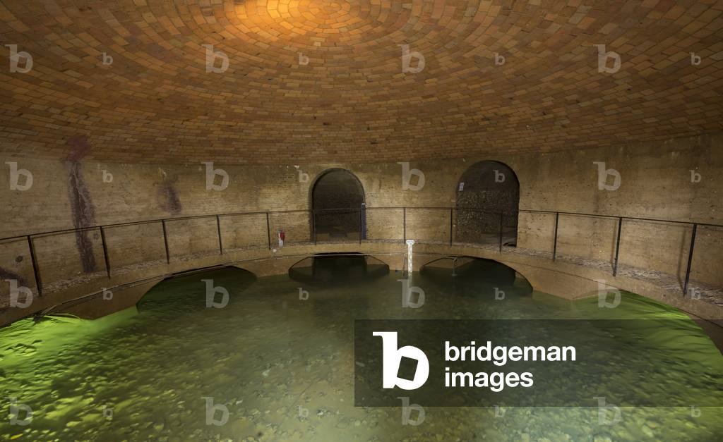 Pumping station and water storage, Sens, 2018 (photography)