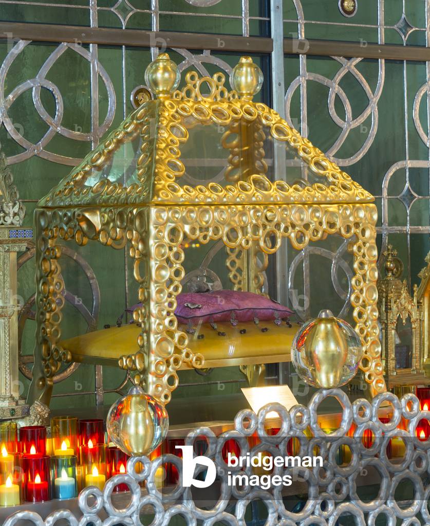 reliquary of Saint-Pierre Aumaître, 2016 (cast aluminum and glass)