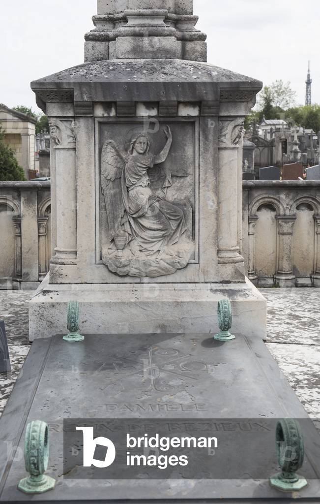 Loyasse Cemetery, Lyon, 2016 (photography)