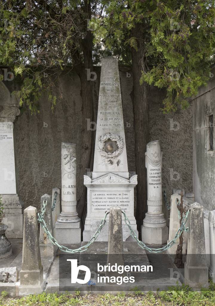 Cemetery of the Croix-Rousse, Lyon, 2016 (photograph)