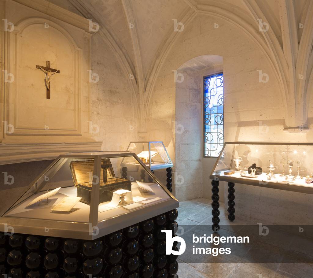 Abbé Malsacret's suitcase to celebrate Mass in detention