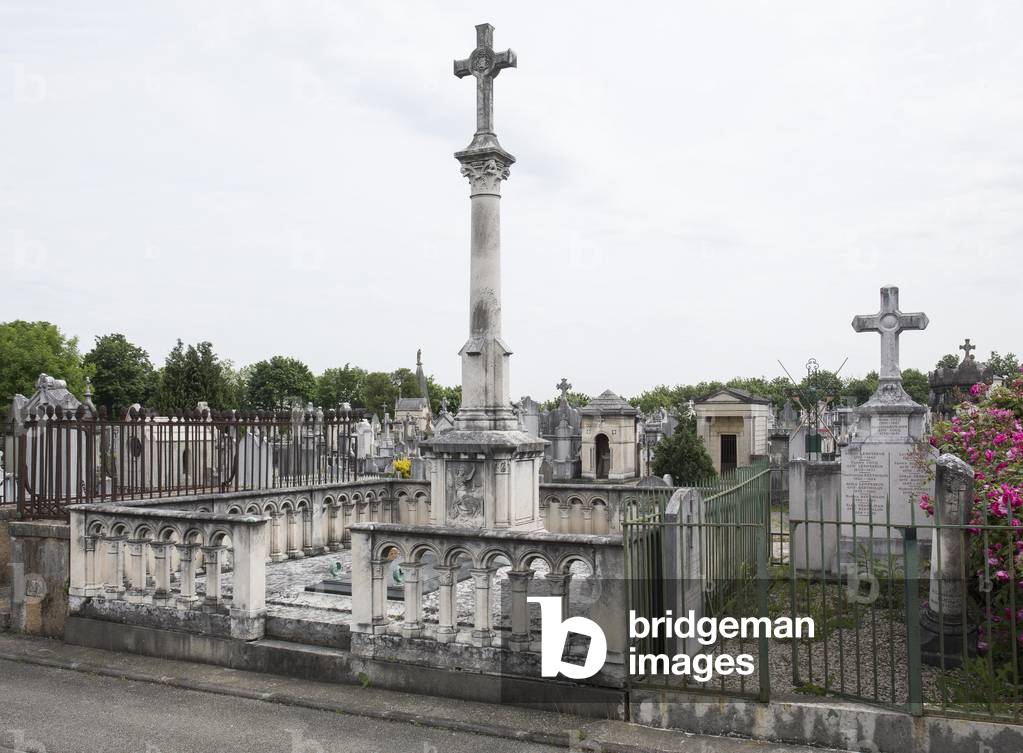 Loyasse Cemetery, Lyon, 2016 (photography)