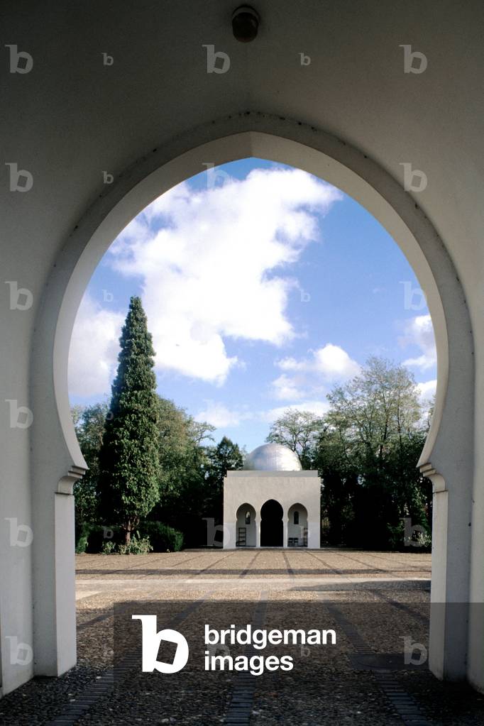 Dome of the mosque of the Muslim cemetery, rue Arago a Bobigny en Seine Saint Denis.