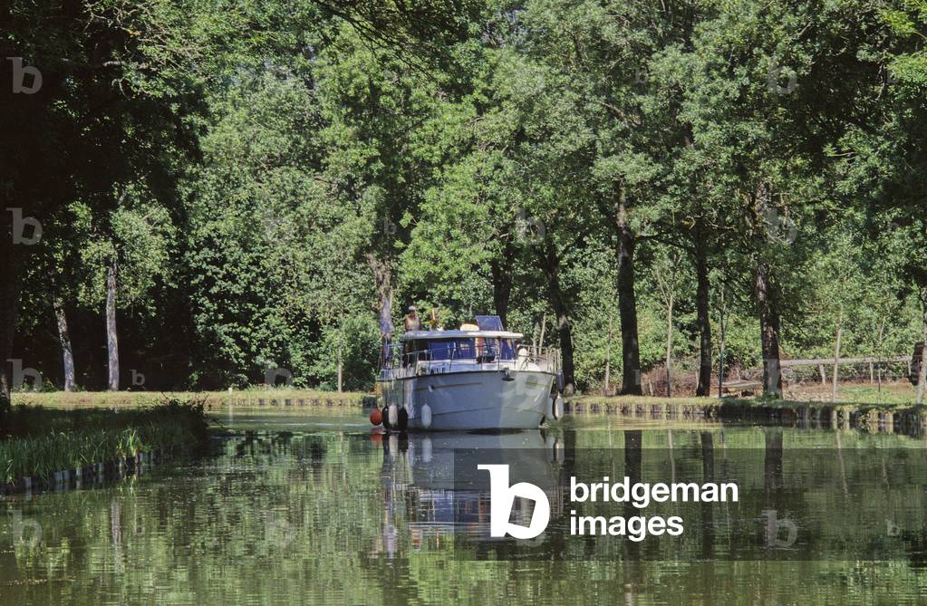 Le Canal de Bourgogne, France. Photography 2003