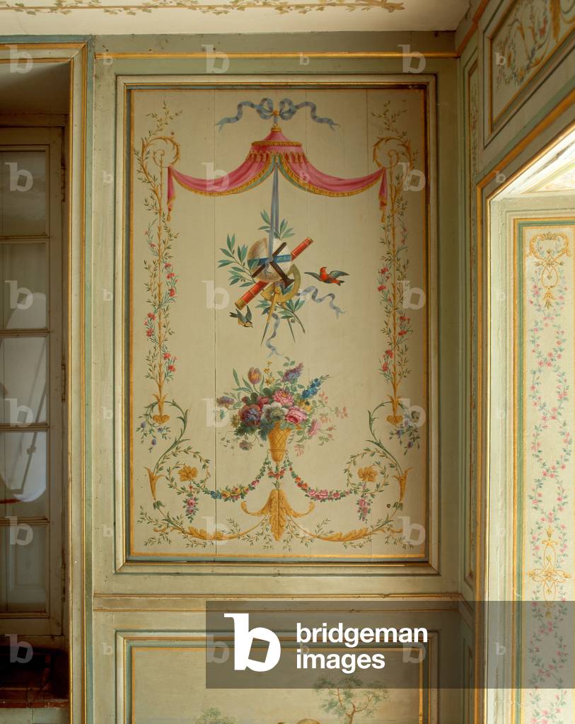 Detail of the interior decoration. Painting on wood with floral motifs. Chateau de Rambouillet (Les Yvelines).