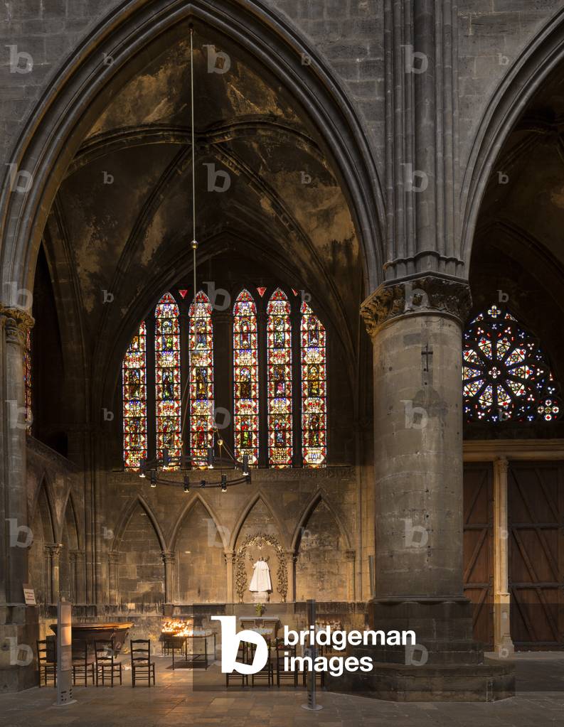 Low ribs. St Stephen's Cathedral in Metz, 12th-15th Century (photo)