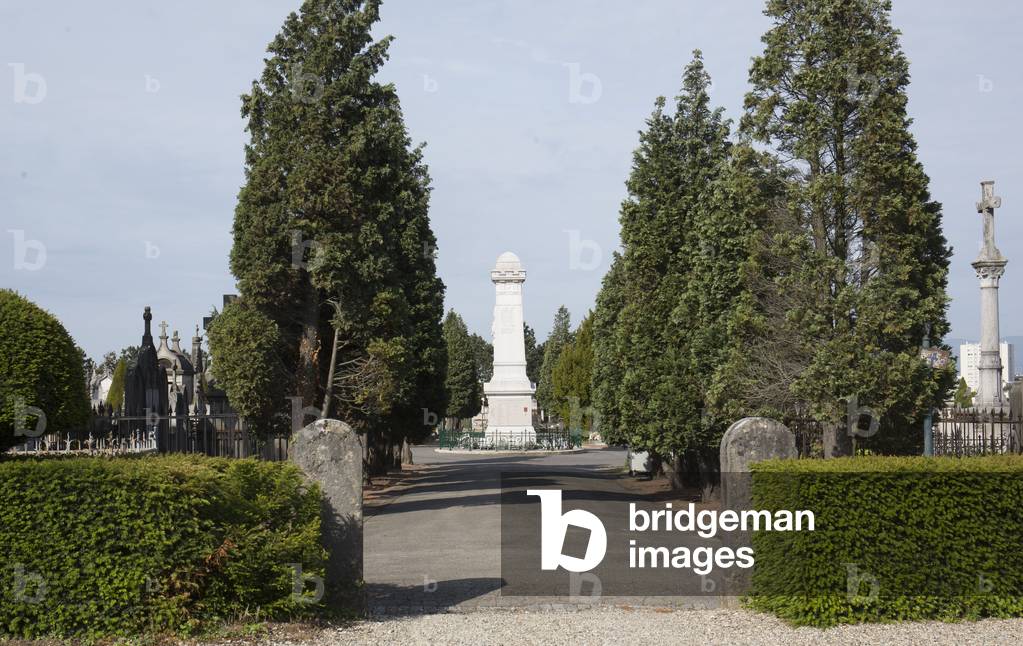 Loyasse Cemetery, Lyon, 2016 (photography)