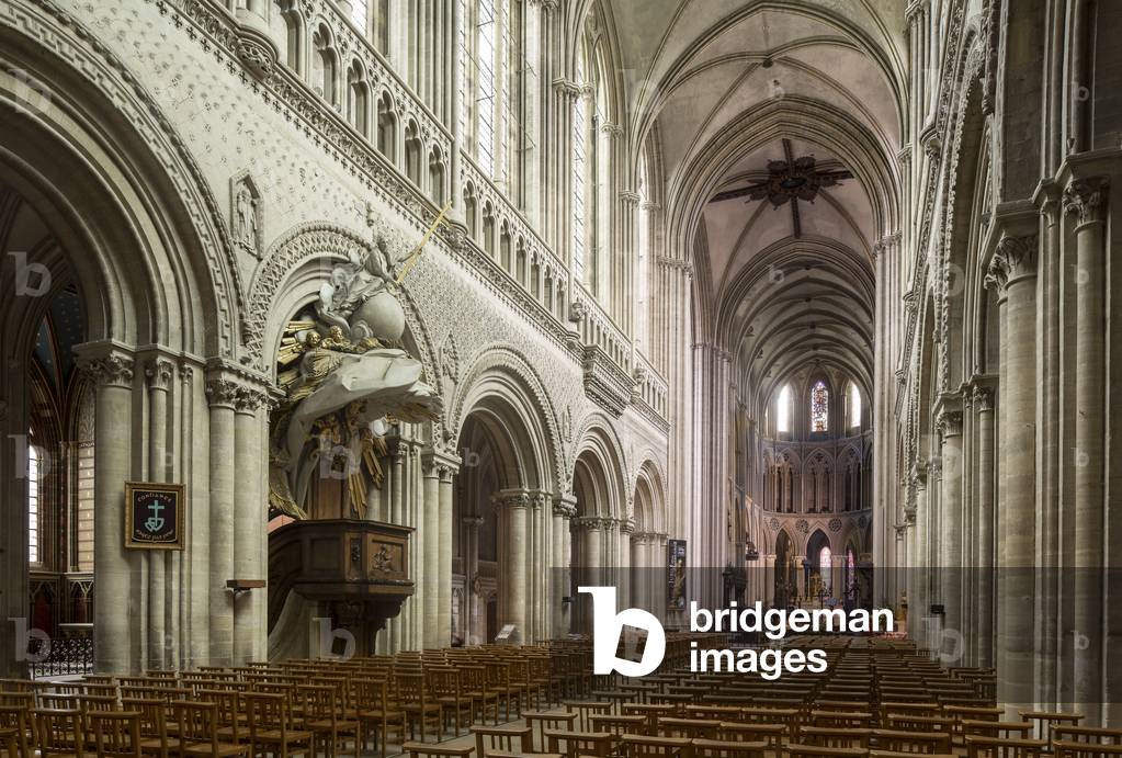 general view of the nave, cathedral of Saint Vincent de Bayeux