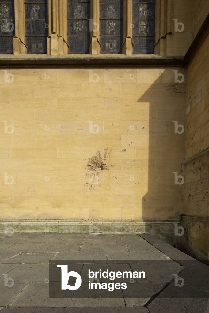 shell impact. St Stephen's Cathedral in Metz, 12th-15th Century (photo)