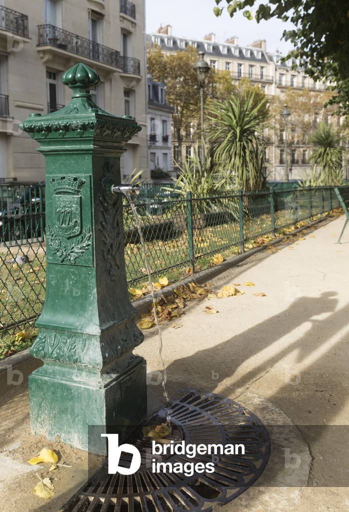 Borne fontaine, Paris, 2018 (photography)