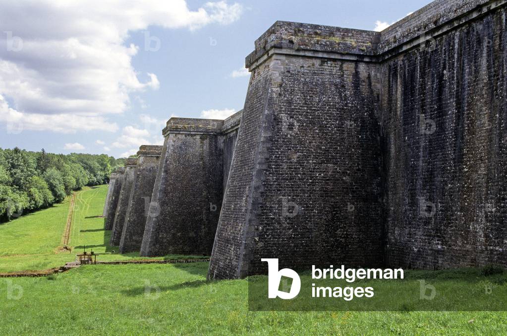The Cercay dam on the Burgundy Canal, Cote d'Or, France.