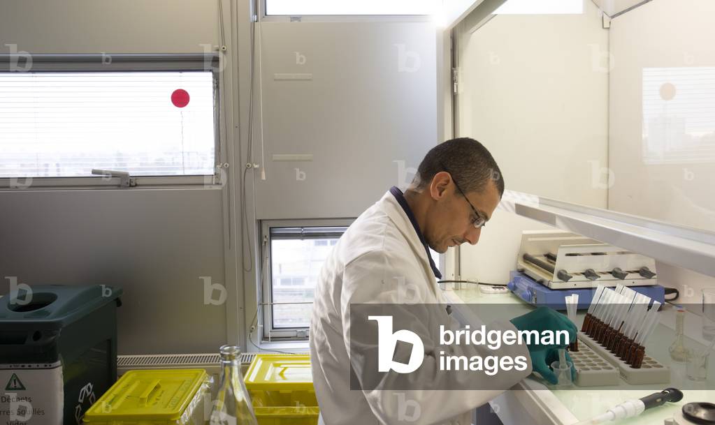 Water Quality Analysis Laboratory, Ivry, 2018 (photograph)