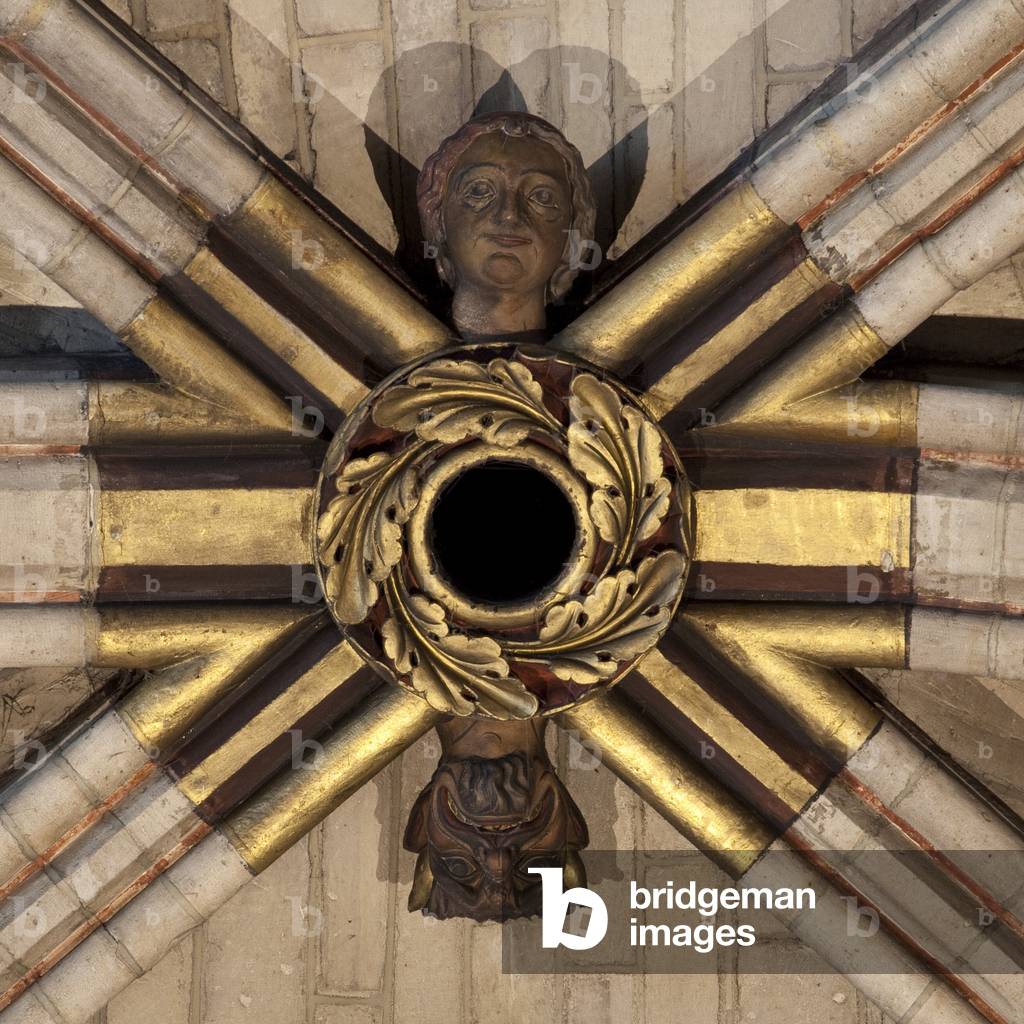 The nervositis and logic of Gothic architecture are clearly visible here on the upper parts of the nave (stands, tall windows and vaults). The keys of the foliage vaults are adorned with masks in the shape corners to meet the warheads. Cathedrale Notre Dame de Paris - Paris 4 - XIIIth, XIIIth, XIXth, rehabilitation by Viollet-le-Duc -