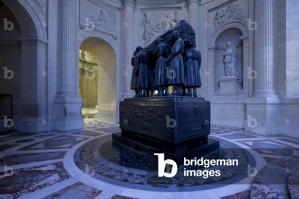 Tomb of Marshal Foch (1937), Chapel of Saint Ambroise, dome of the Invalides