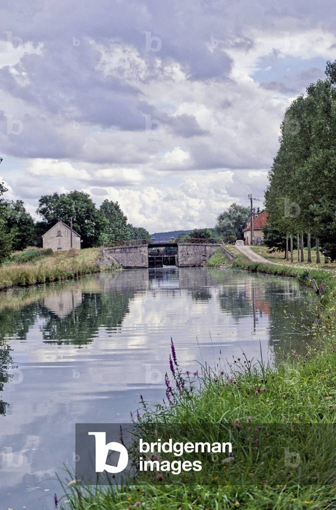 Le Canal de Bourgogne, France. Photography 2003