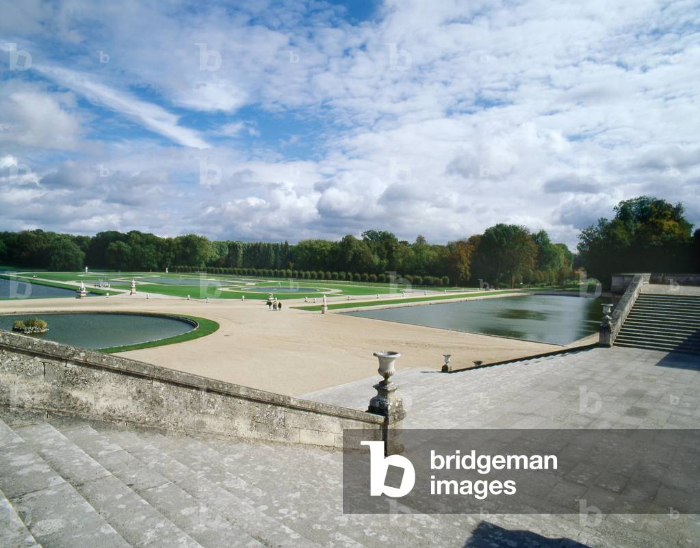 Parc du Chateau de Chantilly, Oise, Picardie, France. Photography 1999. Drawing at the end of the 18th century by Andre Le Notre for Louis II of Bourbon, Prince of Conde (Bourbon-Conde) (Grand Conde) (1621-1686), it is the only garden created by the gardener of Versailles whose axis does not pass through the castle, but through a statue, that of the Connetable Anne de Montmorency.