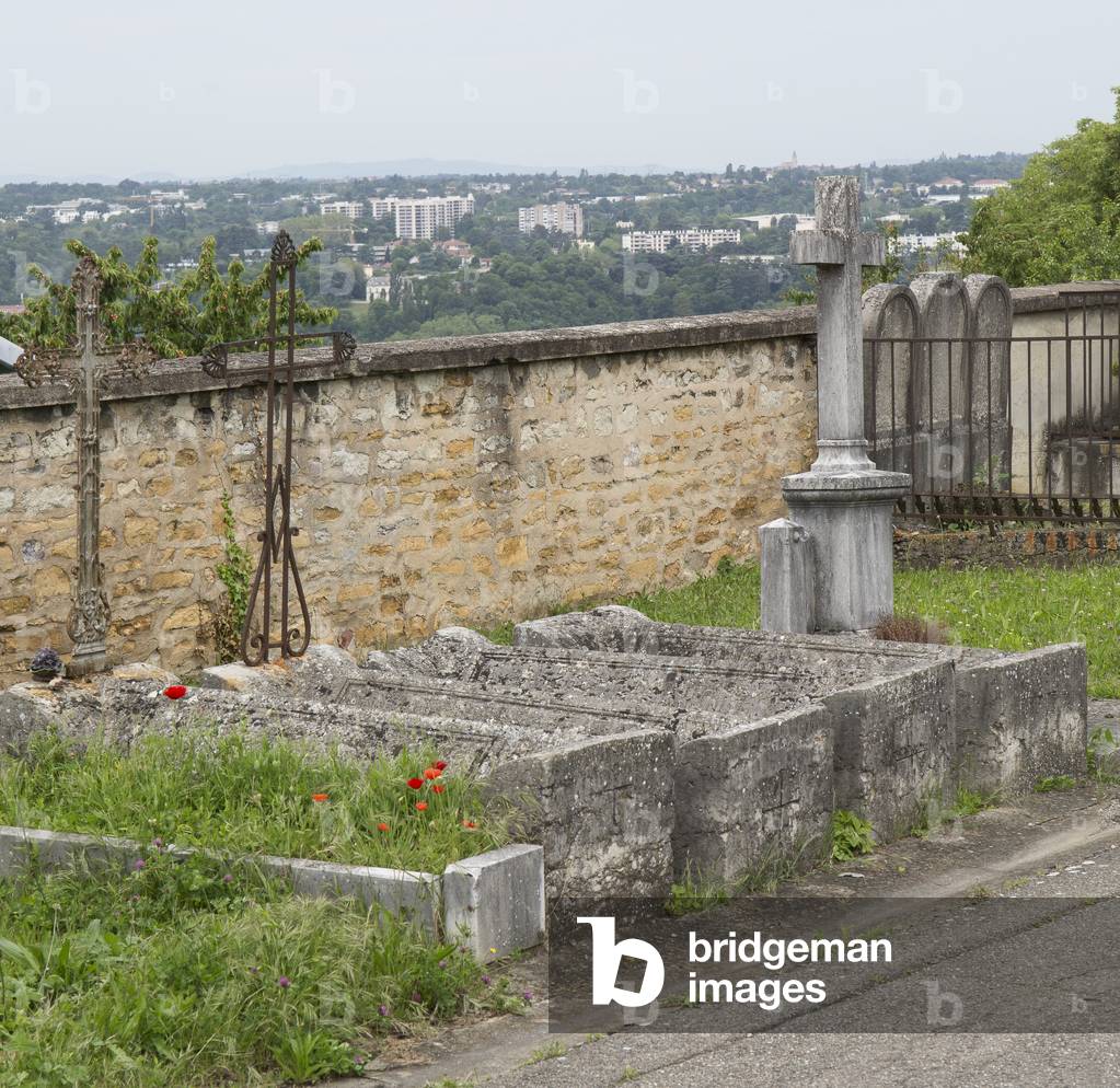 Loyasse Cemetery, Lyon, 2016 (photography)