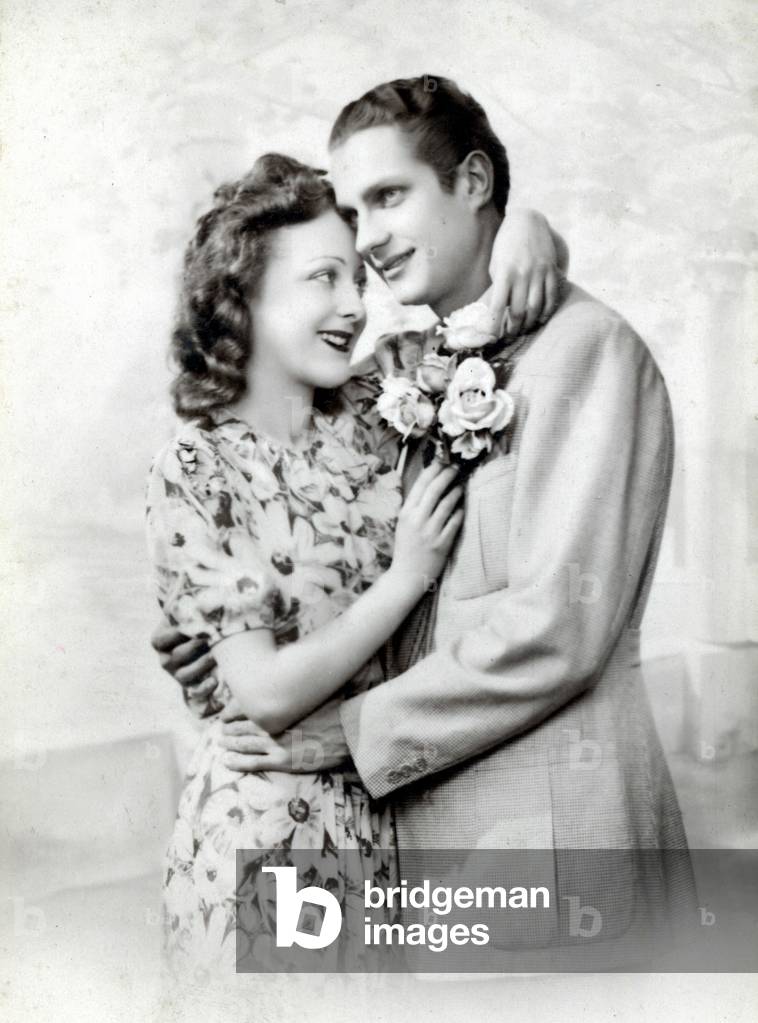 Postcard with couple of lovers. 1940s.
