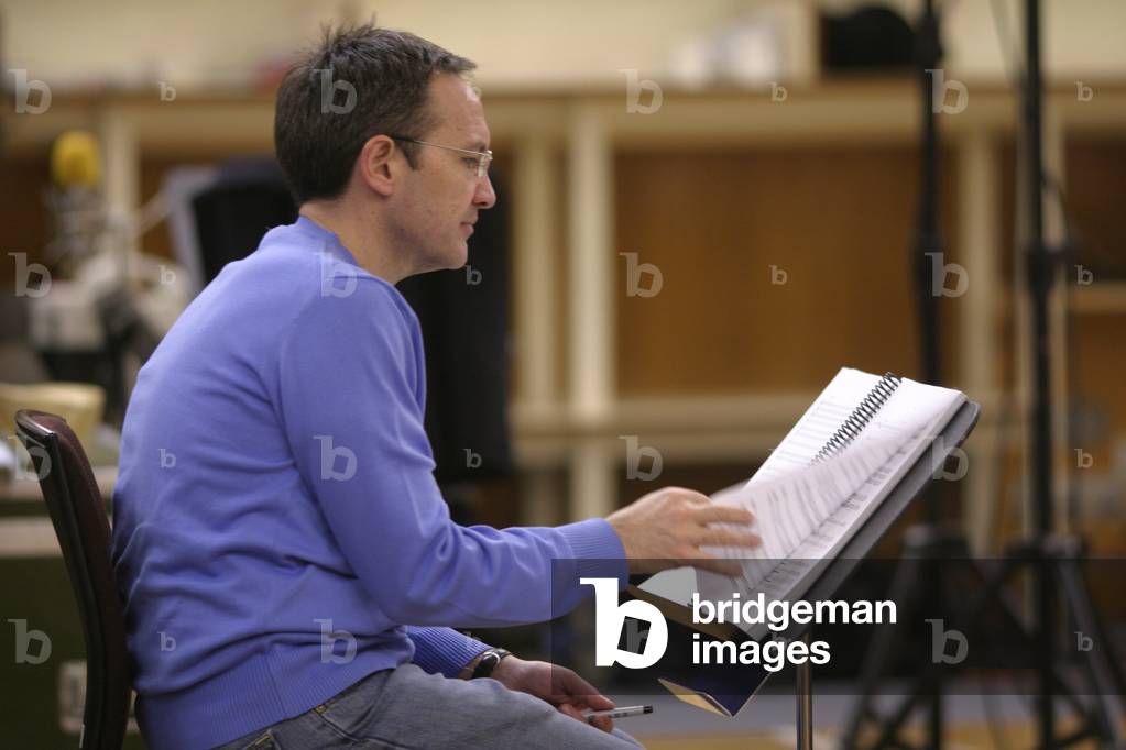 Osvaldo Golijov rehearsing with