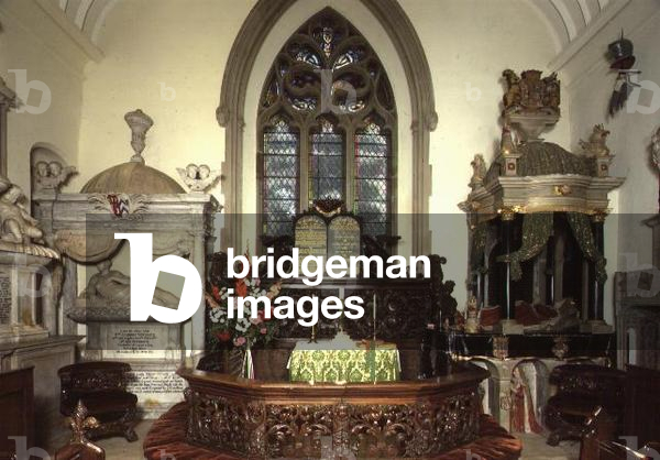 View of the interior of the church (photo)